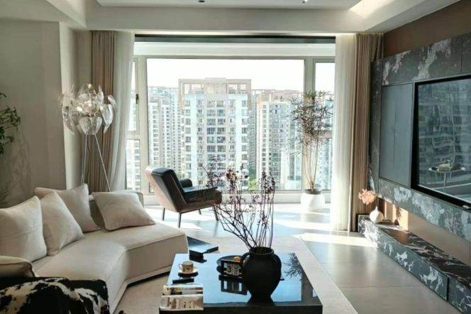 Top-Floor 3-Level Duplex With a 200 Sqm Private Terrace | 320sqm 5BR | Lujiazui View 