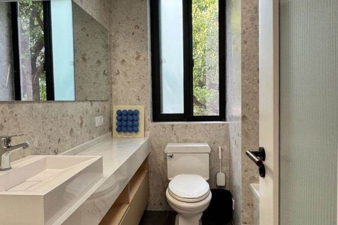 Fabulous 3BR Apt | West Nanjing rd Mt L2/12/13 | Balcony+ Elevator +Heating 