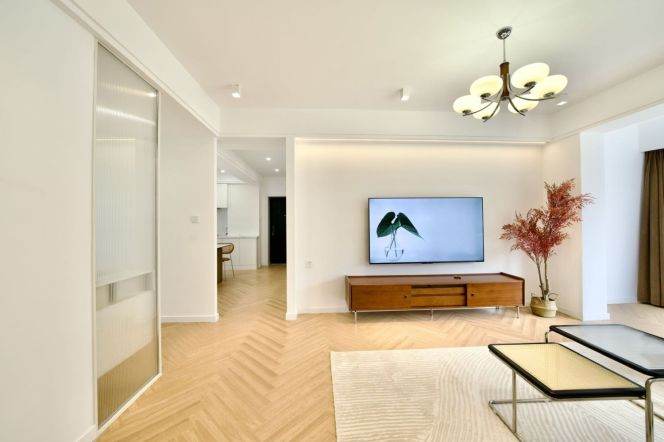 Greenland Century City — Luxury 3BR with Panoramic Floor Heating — 18,800 RMB