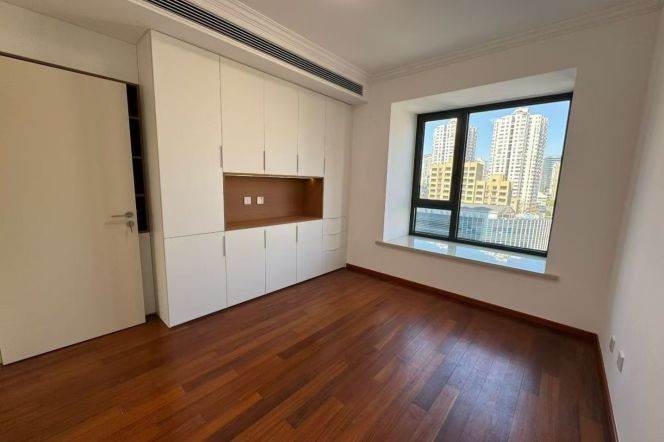 2 Brs with Brand-new Dec/Central ac/Oven/Dish washer, 120 sqm @ Changping metro L7