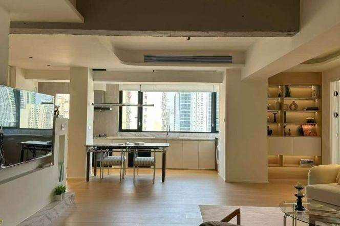 Super Huge Living Room/Open kichen 3brs @Line 7 Changping Road St.