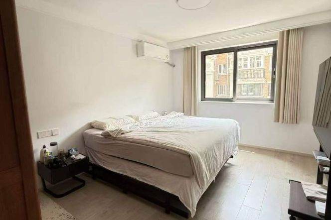 Bright 3BR Elevator Apt on the bank of Suzhou Creek/Jing'an, only 15.5k