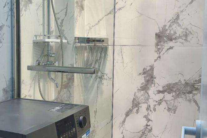 Fenglin Mansion — Modern High-Floor 1BR with Walk-in Closet — 12,000 RMB