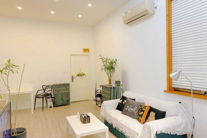 Lovely comfortable 1BR  lane-house @West Nanjing rd 