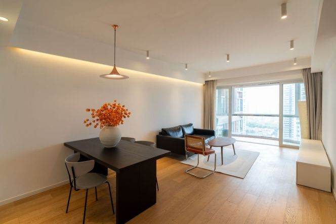 3 Brs, 2 Baths, Balcony/Floor heating/Central ac, 140 sqm @ Jiangsu metro L2&11