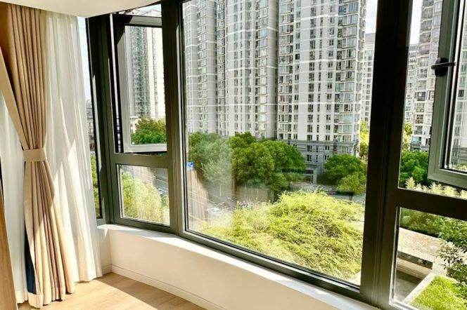 xujiahui station 3br