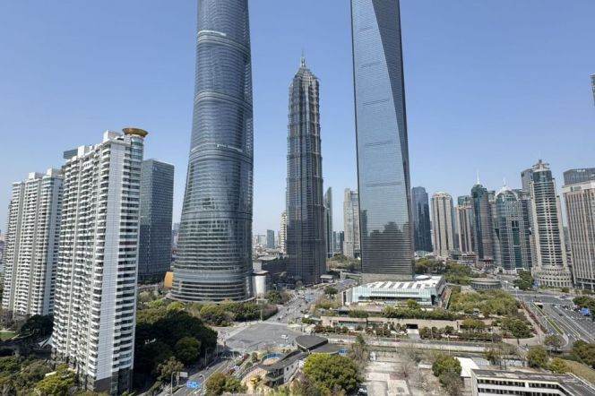 Lujiazui 2BR with Landmark View |
