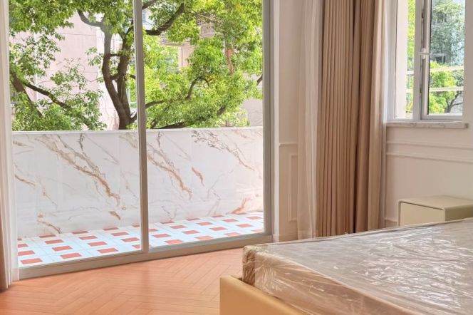 1+1 Rooms with Open Balcony, 110 sqm @ West Nanjing metro L2