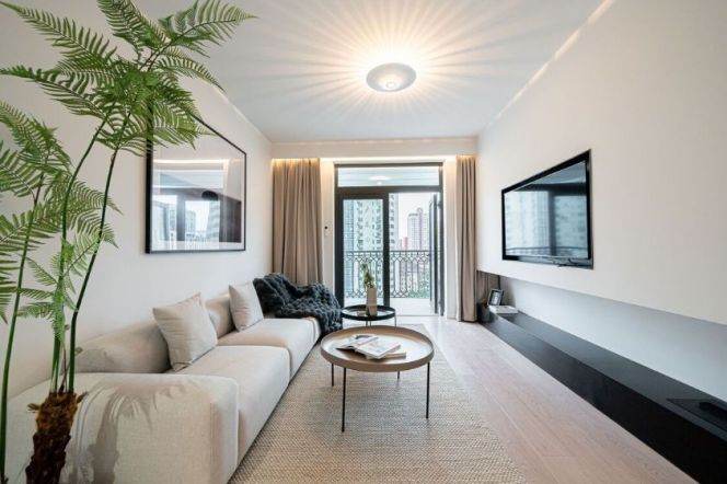 Clubhouse & Pool | 2BR 2BA at Shanxi South Road  185sqm, Floor Heating