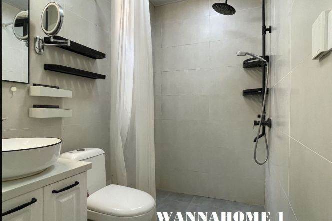 Spacious&Bright 2Bdrs 2Baths Apt+Jing An Temple+L7 Chang Ping Rd+Open Balcony+4F Walk Up