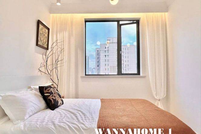 Modern&Spacious&Really Bright 2Bdrs 2baths Apt+L3/4/10 Hongqiao Rd+Large Balcony