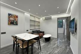 Lovely and spacious 2BR near People’s Square 