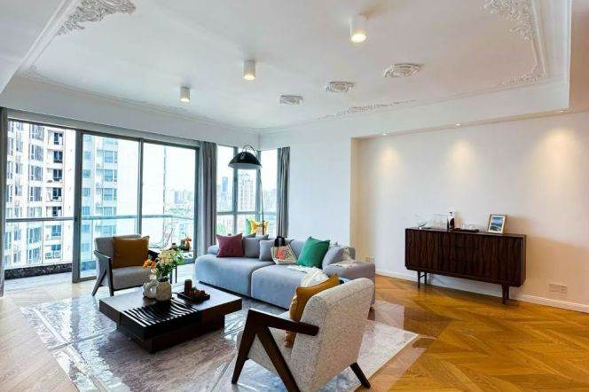 4+1 Bedrooms | Anfu Road | 254 sqm, Floor Heating & Furnished