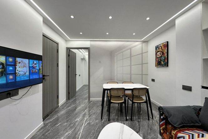 Lovely and spacious 2BR near People’s Square 