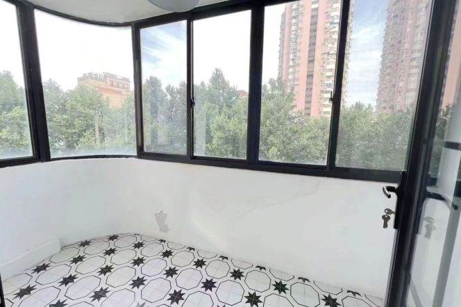 Valuable Hengshan/Gao'an Rd 2BR with Wallheating/Oven 13.5K 