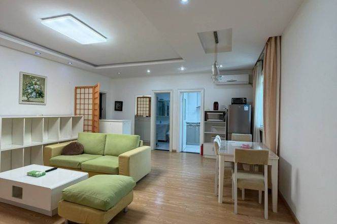 3BR 2BA Elevator Apt w/Balcony nr Shanghai Library