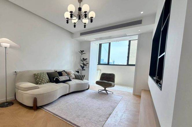 Pudong area/modern 1br 2lr/double south/elevator,Century Avenue@L2/4/6/9
