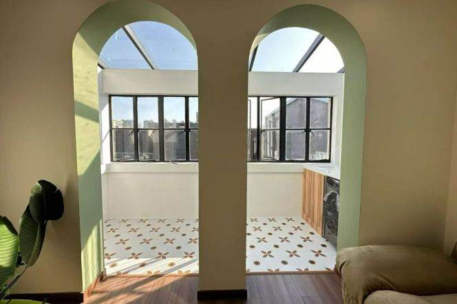    Entire 3rd Floor, 2BR with Large Terrace, 2 Mins to Metro