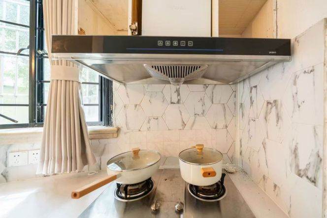 High ceiling 1Br/1Lr/1Bt apt nr Changshu rd,M1/7