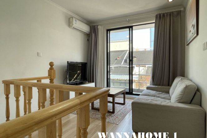 Spacious&Bright 2Bdrs 2Baths Apt+Jing An Temple+L7 Chang Ping Rd+Open Balcony+4F Walk Up