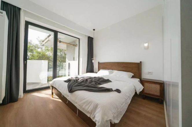 wukang rd 2br110sqm with balcony