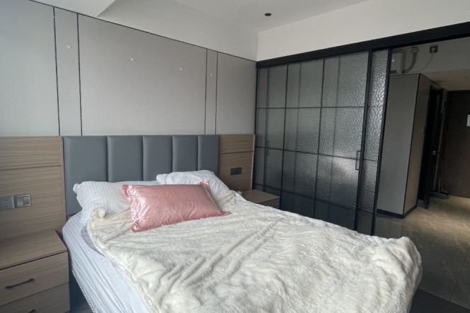 Beautiful Modern Central Jingan Studio  6 month lease