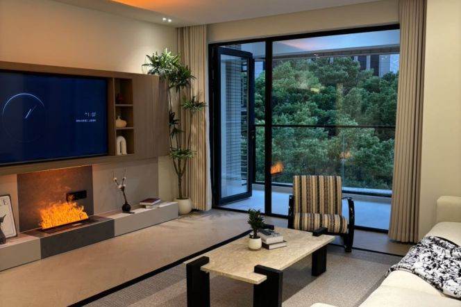 Jing'an Phoenix Garden | Spacious 2BR  Full Floor Heating & Central AC, Near Metro
