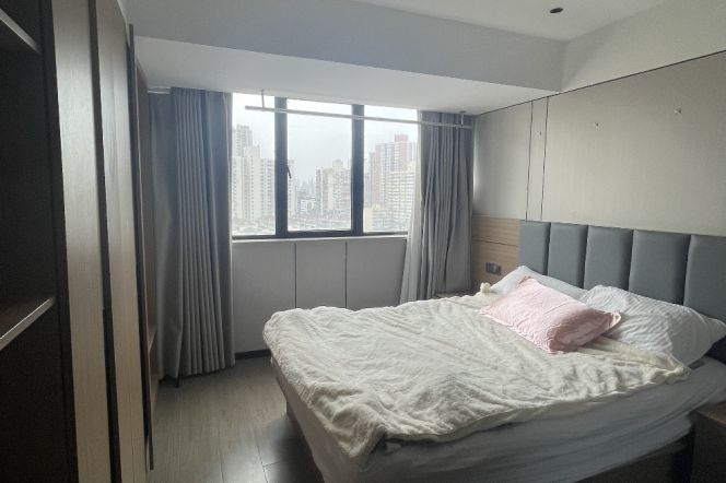 Beautiful Modern Central Jingan Studio  6 month lease