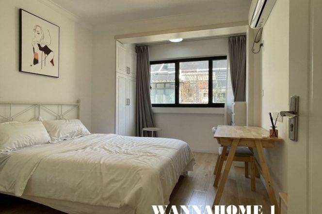 Spacious&Bright 2Bdrs 2Baths Apt+Jing An Temple+L7 Chang Ping Rd+Open Balcony+4F Walk Up