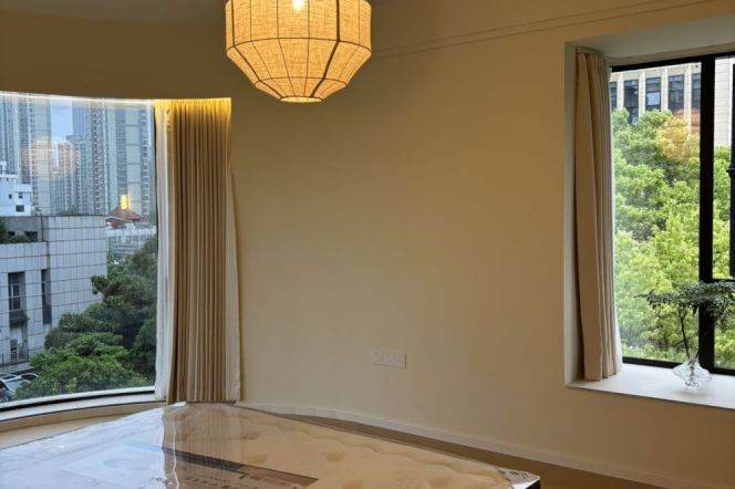 Jing'an Phoenix Garden | Spacious 2BR  Full Floor Heating & Central AC, Near Metro