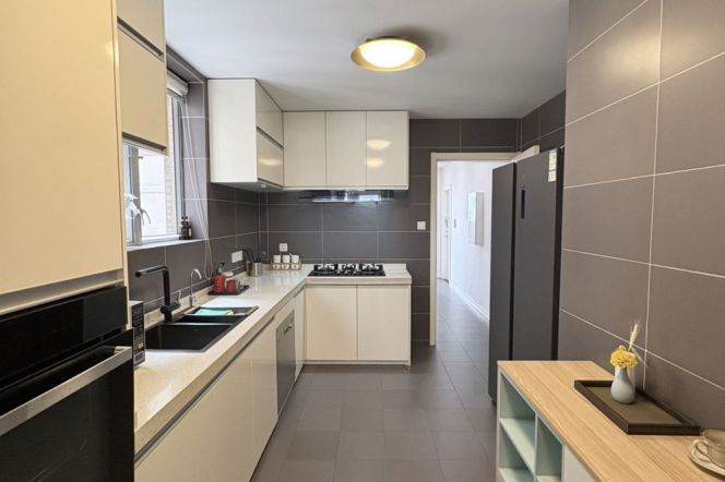 modern 4brs floor heating 3 balconies in top 5 compound downtown on An fu road near line 1,7