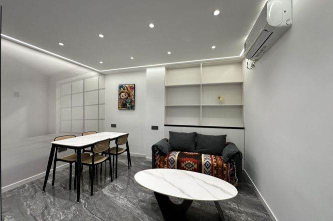 Lovely and spacious 2BR near People’s Square 