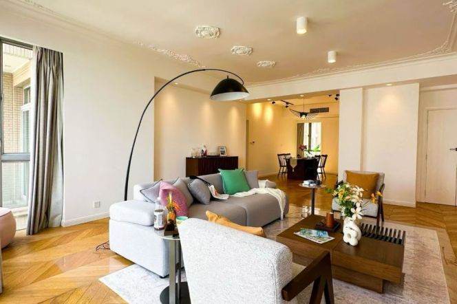 4+1 Bedrooms | Anfu Road | 254 sqm, Floor Heating & Furnished
