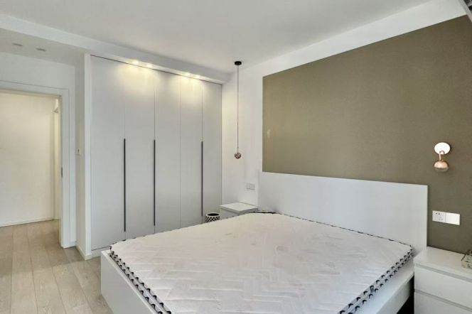 Jing'an temple elevator 3+1BR 2BATH apartment