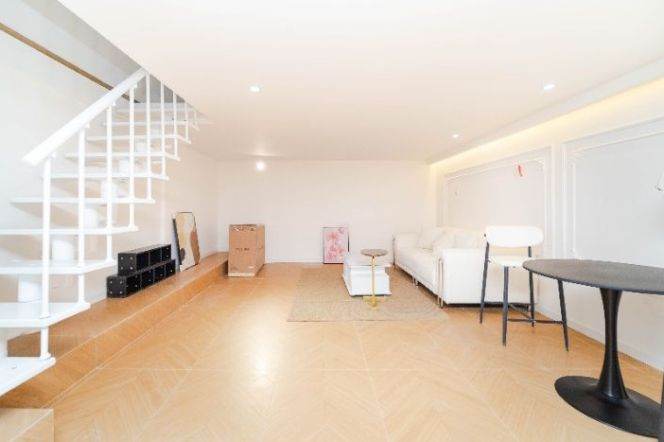 Shanghai library station one bedroom