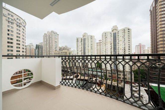 Clubhouse & Pool | 2BR 2BA at Shanxi South Road  185sqm, Floor Heating