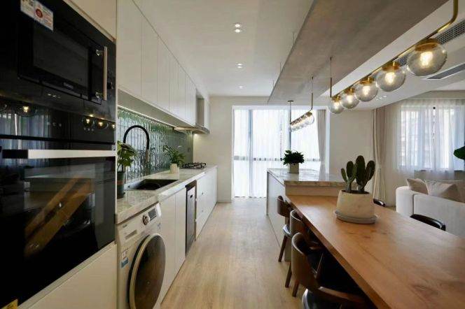 modern big 3brs floor heating spacious living room balcony in Xujiahui only 24.5K