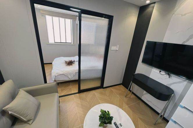 High rise 1 BR with great view near Lancun rd station ( Short term welcomed )
