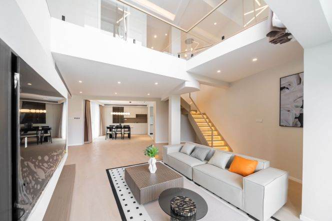 brand new duplex 4brs floor heating brand new furniture in Hongqiao close to line 2 