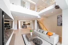 brand new duplex 4brs floor heating brand new furniture in Hongqiao close to line 2 