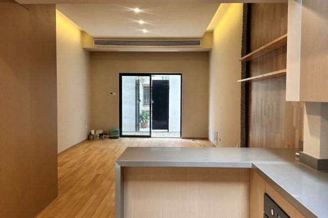 modern 4brs lane house with yard open kitchen near Xintiandi only 33.7K
