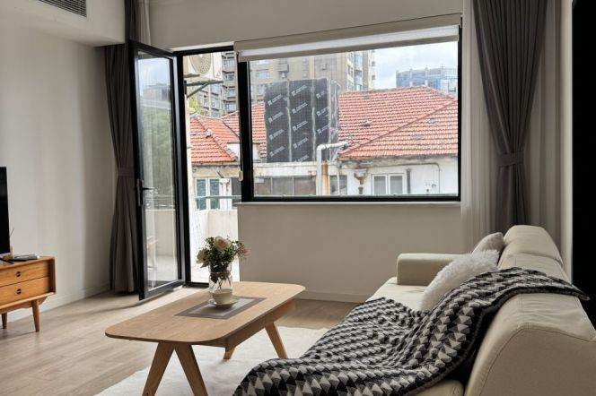 Bright 1BR Apt+High ceiling | Xinle rd ,Xiangyang rd | IAPM & Jing'an Temple Metro |13.8K
