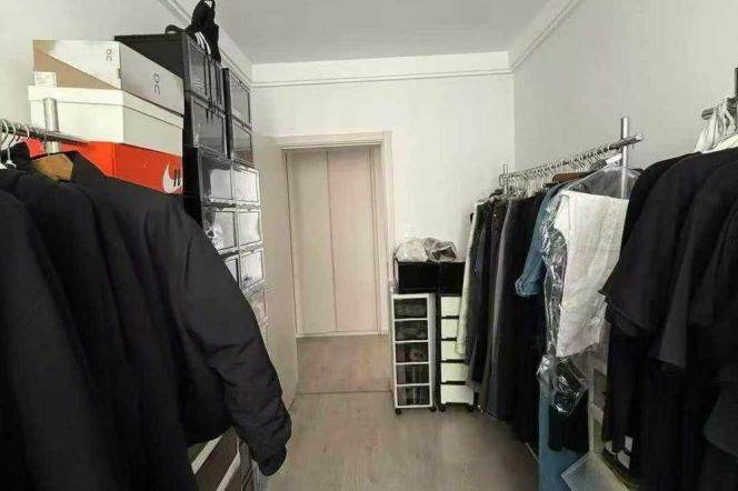 Great Value 3brs 1bath - Suzhou River - quiet complex - Jing’an 