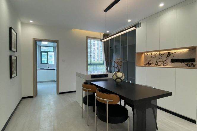 Spacious&Modern 3BR 2BA 170m² Apt in Lianyang Community/Century Park