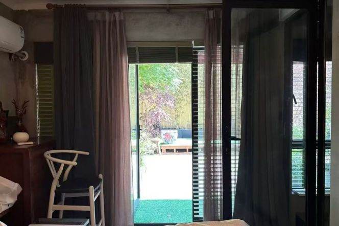 IAPM Ring Trade, South Nan Road Station, old apartment, with courtyard and cloakroom