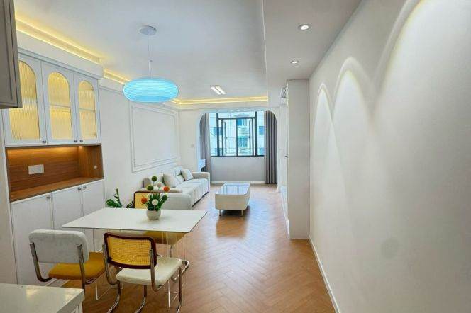 Brand-new 1Br/2Lr/1Bt Close to L10/11 Jiaotong University Metro Station 