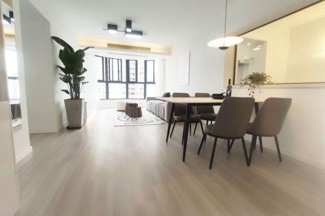 Elevator Spacious 3Br/2Lr/2Bt Close to L3/4/10 Hongqiao Rd Station 