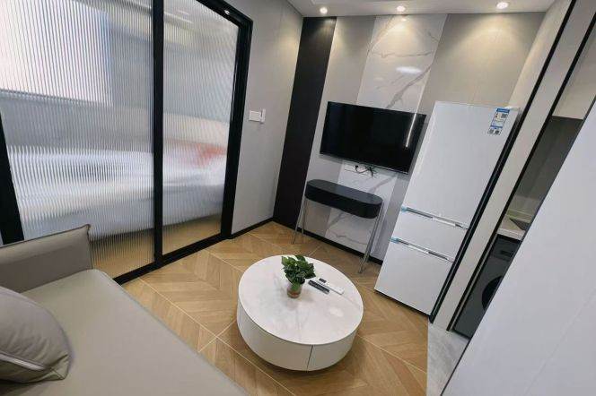 High rise 1 BR with great view near Lancun rd station ( Short term welcomed )