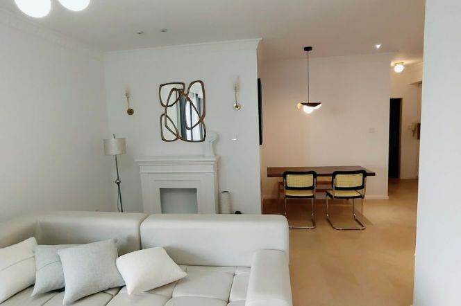 Elevator Spacious 2Br/2Lr/1Bt Close to L10/11 Jiaotong University Metro station 