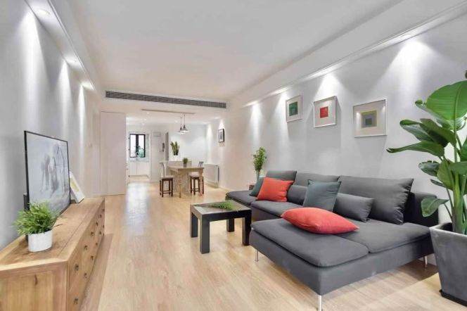 Taixing/Xinzha rd wall heating 2brs/2lrs/1ba wt balcony; L2/12/13